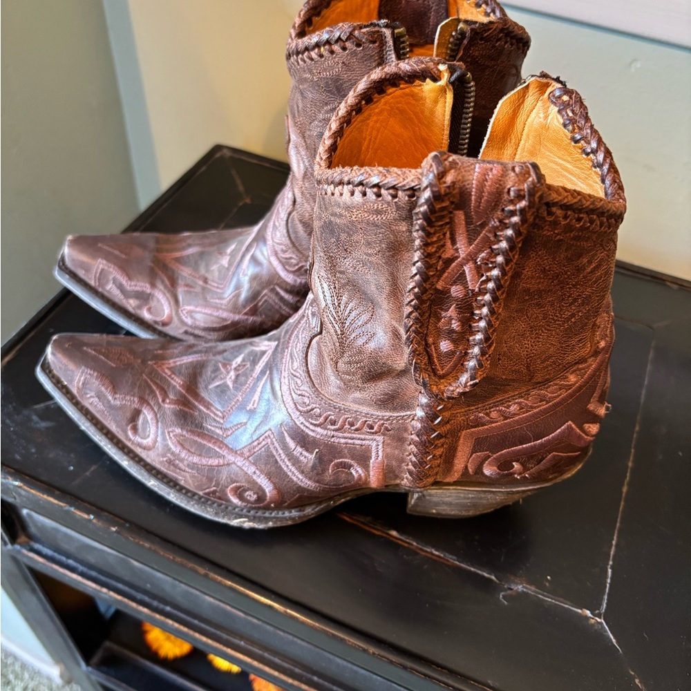Old Gringo Chale Stitch 7” booties
